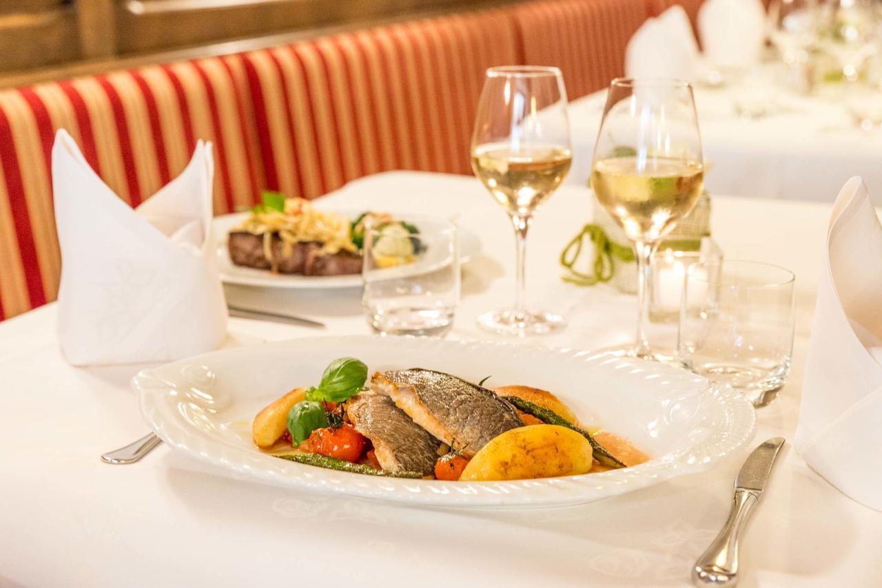 Hotel Restaurant Sonne 겐넨바흐 외부 사진