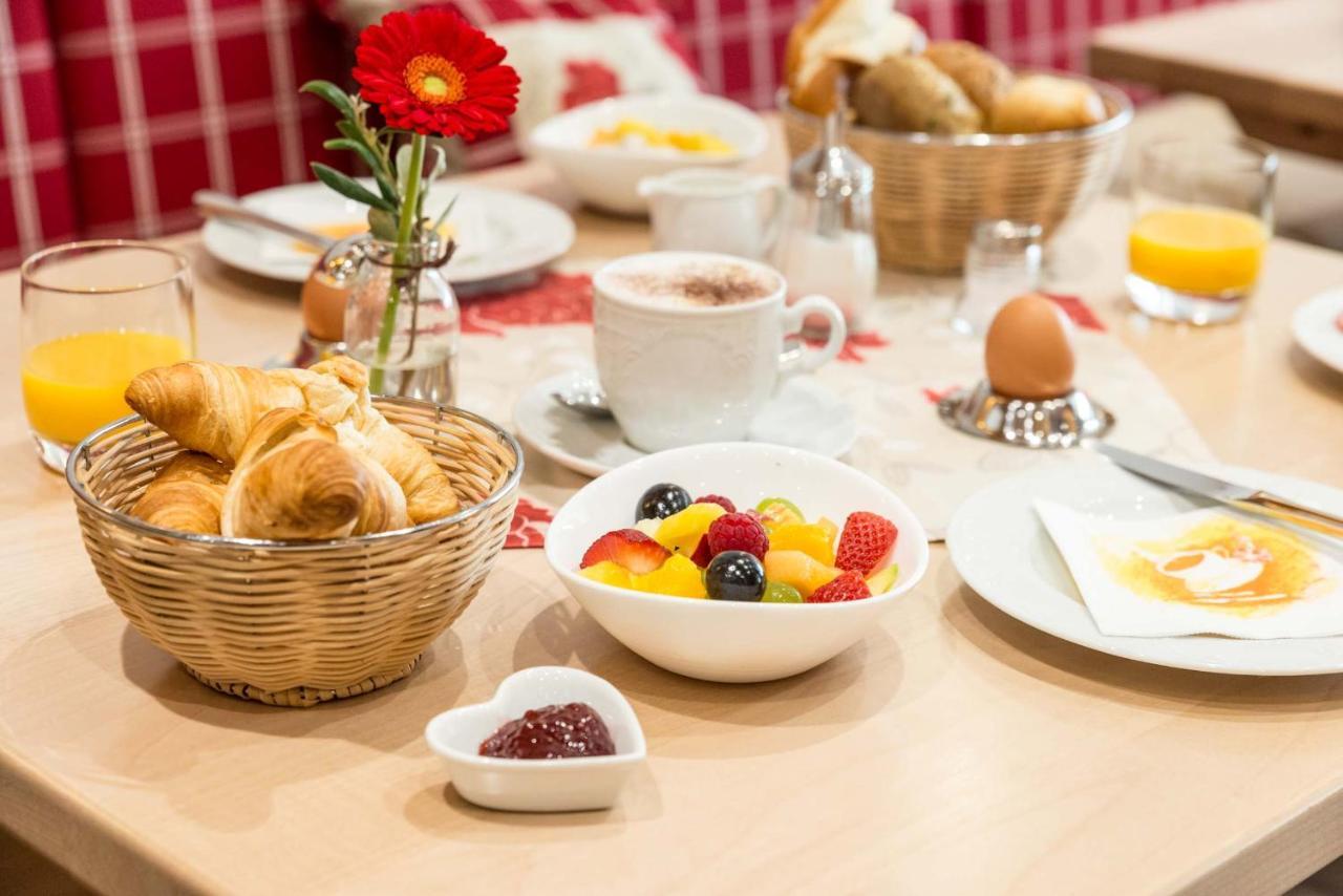 Hotel Restaurant Sonne 겐넨바흐 외부 사진